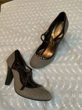 dexflex comfort Brown Herringbone T-Strap High Heels